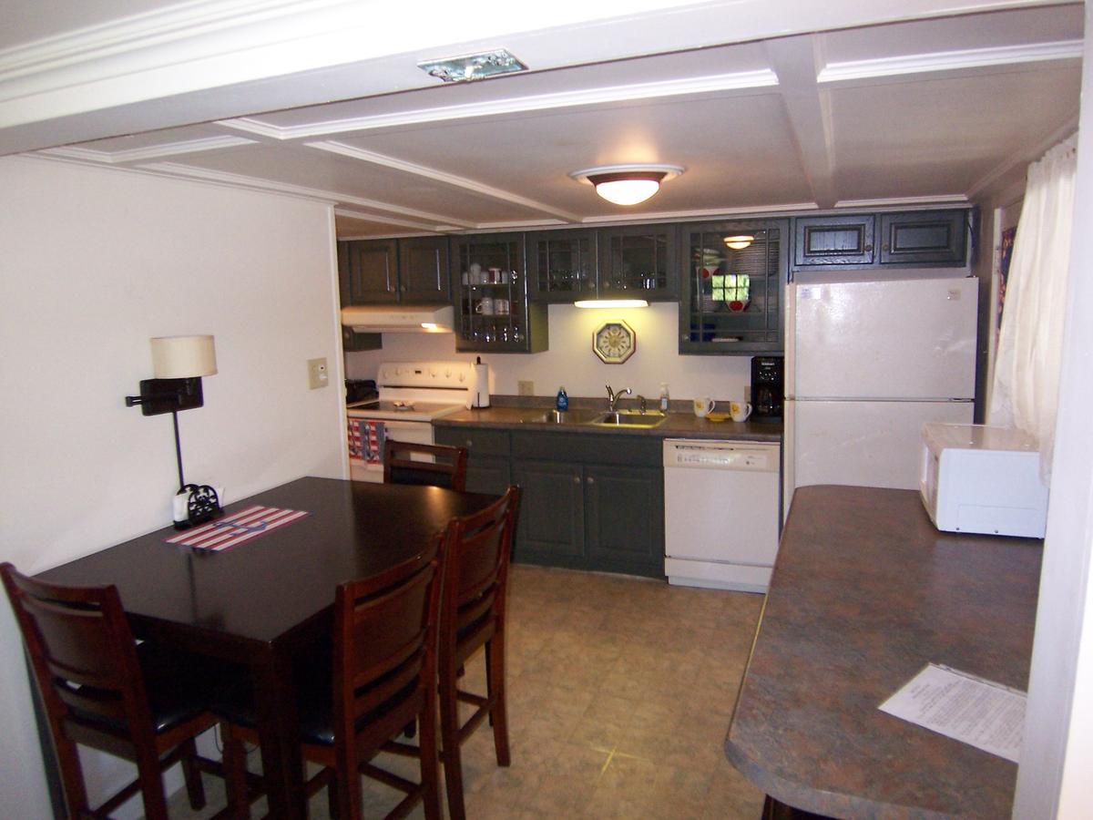 Wooden Boat Inn Клейтон Экстерьер фото